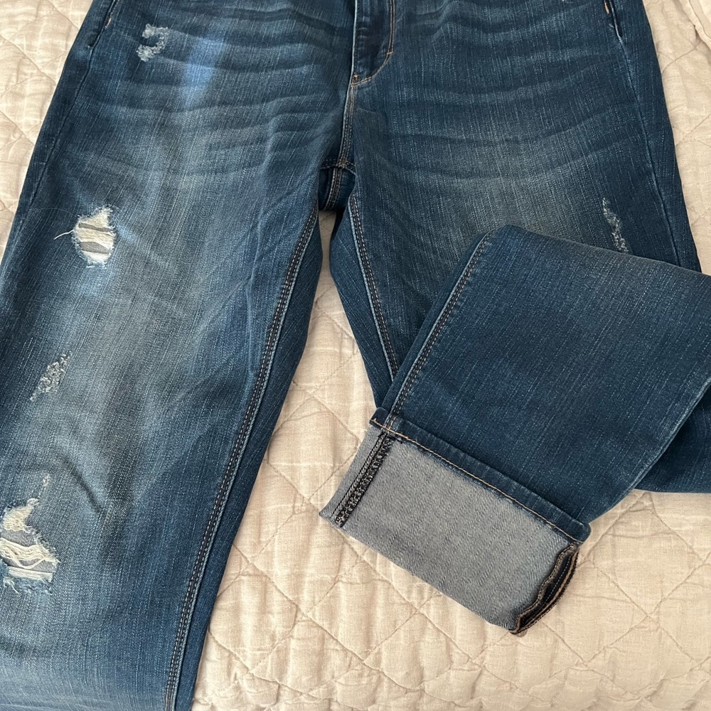 White House, Black market ladies jeans, the skinny  size 10 distressed